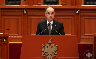 Kuvendi seancë të posaçme për 25-vjetorin e Kushtetutës, Begaj: Kemi bërë hapa përpara në Reformën në Drejtësi