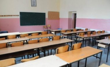 Ngacmoi seksualisht 4 nxënëse në gjimnazin e Lushnjës, arrestohet 37-vjeçari
