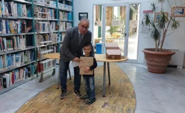 “Lexuesi i Vitit”/ 5-vjeçari shqiptar mahnit Italinë, ka lexuar 125 libra