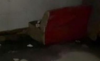 U gjet e mbështjellë me batanije në një garazh në Tiranë, foshnja e braktisur në gjendje të rëndë për jetën