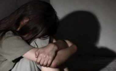 Ngacmoi seksualisht 14-vjeçaren në Përmet, arrestohet shoferi i furgonit