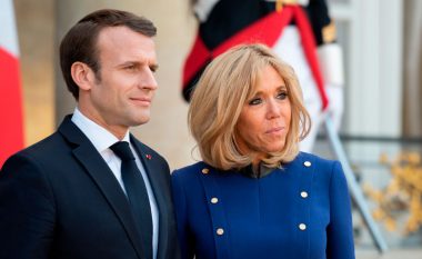 Brigitte Macron flet “pa dorashka”, tregon pse priti 10 vjet për t’u martuar me Emmanuelin: Ai ra në dashuri me mua kur ishte 15 vjeç
