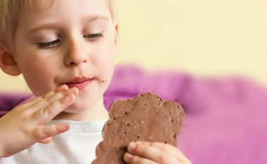 Si t’i bëni fëmijët tuaj të konsumojnë më pak sheqer