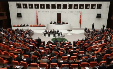 Parlamenti turk voton pro anëtarësimit të Suedisë në NATO