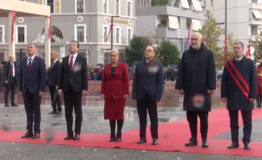 Ceremoni zyrtare për 111-vjetorin e Pavarësisë, Rama dhe Kurti bashkë në Vlorë