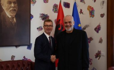 Ambasadori i BE takohet me Ramën: Folëm për hapat e ardhshëm të integrimit të Shqipërisë