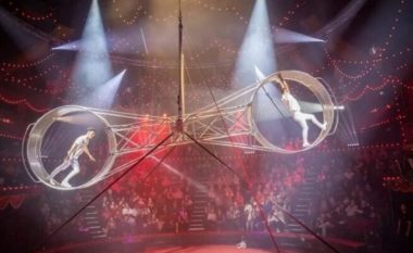 VIDEO/ Akrobati rrëzohet nga 10 metra lartësi gjatë shfaqjes së cirkut