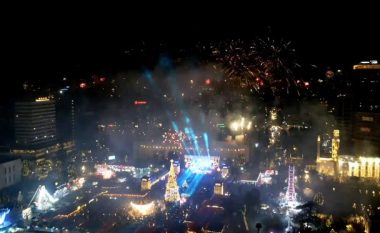 Troket Viti i Ri 2024, pritet me spektakël fishekzjarresh dhe festë në të gjithë vendin