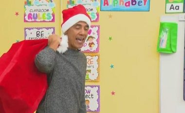 VIDEO/ Barack Obama befason fëmijët, vishet si babagjysh dhe u shpërndan atyre dhurata