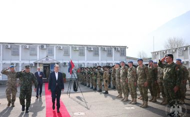 Presidenti Begaj viziton efektivët shqiptarë në KFOR, shpreh urimet dhe falënderimet