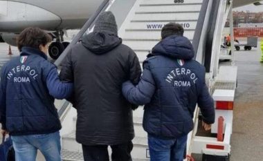 Kaloi në Rinas pa u pikasur, arrestohet në Gjermani i riu shqiptar për lidhje me “Ndragnhetën”
