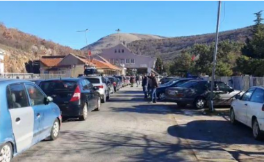Kthimi i emigrantëve për festat e fundvitit në atdhe, fluks në pikën kufitare të Kapshticës