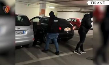 Shkëmbenin kanabis në parkingun e një qendre tregtare, arrestohen katër persona në Tiranë