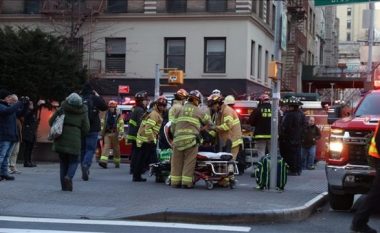 Dhjetëra të plagosur si pasojë e përplasjes së dy trenave të metrosë