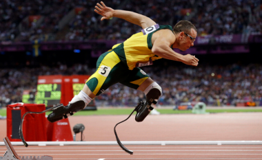 Vrau të dashurën e tij pasi e ngatërroi me një hajdut, lirohet nga burgu ylli i lojërave paraolimpike