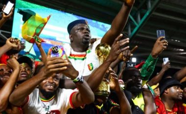 Gjashtë tifozë humbin jetën duke festuar në Kupën e Afrikës