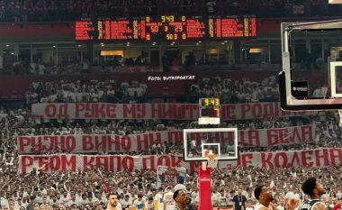 Turma thërret në kor “Kosova ëshë Serbi”, tifozët e Crvena Zvezdës shpalosin banerin me “mallkimin e Kosovës”