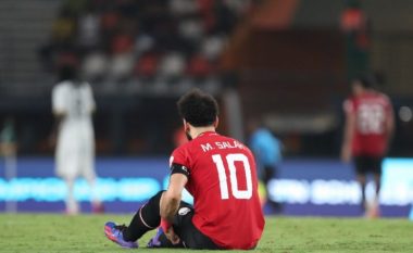 “Duhet të qëndronte edhe sikur të ishte vetëm me një këmbë” – Salah kritikohet ashpër pas largimit nga Egjipti