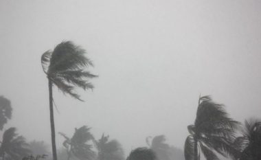 Cikloni “Belal”/ Evakuohen 1000 qytetarë, 8400 mbesin pa energji, dy humbje jete