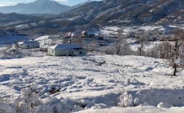 Pas reshjeve të dëborës, nisin ngricat në Dibër, probleme në qarkullimin e mjeteve, mijra banorë pa energji