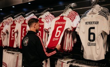 Henderson thyen rekordin e shitjes së fanellave të Ajaxit brenda 24 orëve