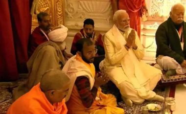 Kryeministri i Indisë hap tempullin hindu të ndërtuar mbi rrënojat e një xhamie
