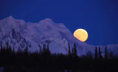 Hëna e parë e plotë e vitit, shijoni sonte spektaklin e parë qiellor për 2024-ën