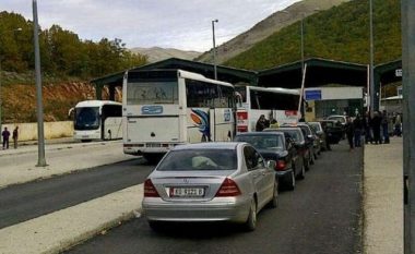 Ikja e emigrantëve, fluks në pikat e kalimit kufitar në Kapshticë dhe Qafë-Thanë