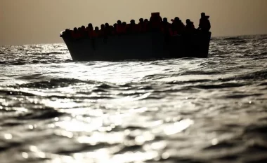 Shpëtohen mbi 100 emigrantë në brigjet e Libisë