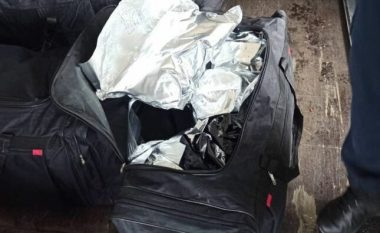 Policia malazeze gjen 54 kg marijuanë buzë liqenit të Shkodrës