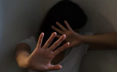 Itali/ Shkon në spital me dhimbje barku, 9-vjeçarja është abuzuar seksualisht nga babai