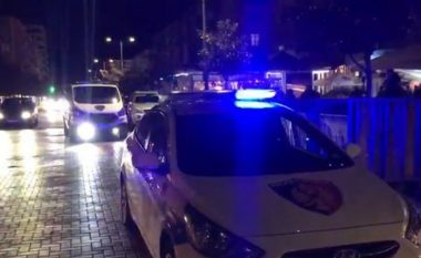 Vrasje në qytetin e Korçës! Policia në vendin e ngjarjes, trupi viktimës ende në rrugë/ Një tjetër i plagosur