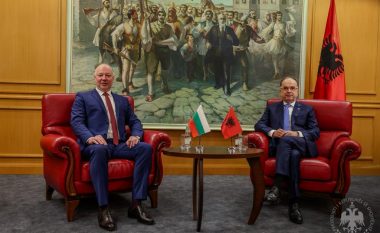 Begaj takohet me kryeparlamentarin bullgar, integrimi i Shqipërisë dhe marrëdhëniet mes dy vendeve në fokus të diskutimeve