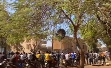 Sulm në kishë në Burkina Faso: Të paktën 15 persona të vrarë dhe dy të plagosur
