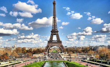 Stafi në grevë, mbyllet kulla Eifel në Paris!