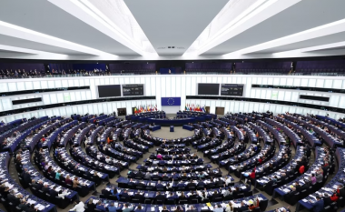 PE-ja kërkon hetime ndërkombëtare për parregullsitë e raportuara për zgjedhjet në Serbi