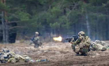 Suedia dërgon trupa në vijën e frontit të NATO-s, ushtria përgatitet për anëtarësim