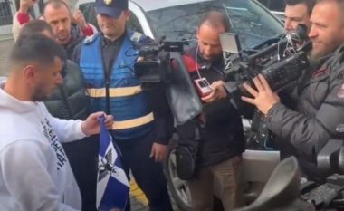 “Mosdjegia e flamurit të ‘Vorio Epirit’ është vepër penale”, Ardit Bido: Një beze që përfaqëson vrasjen e shqiptarëve