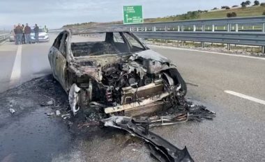 Shkrumbohet automjeti në Elbasan, shpëton shoferi