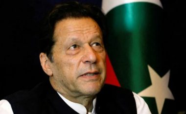 Rezultat i papritur në zgjedhjet në Pakistan, aleatët e ish-kryeministrit të burgosur Khan fitojnë shumicën