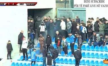 Forcat e rendit boshatisin stadiumin, tifozët shkaktuan ndërprerjen e ndeshjes Kukësi – Erzeni