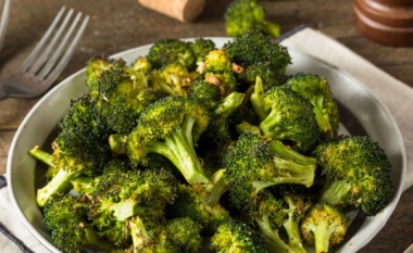 Si të gatuani brokolin në mënyrë që të ruajë vlerat ushqyese