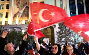 TURQI/ Sulm i armatosur në mitingun parazgjedhor të kandidatit të Erdogan