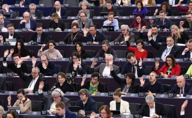 Parlamenti Evropian miraton rezolutën: Të hiqet vetoja në procesin e zgjerimit në BE