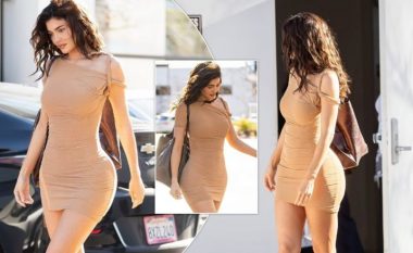 Kylie Jenner tregon linjat e saj mbresëlënëse me një fustan të ngushtë, nga koleksioni i saj i ri “Khy”