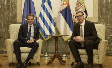 “Qëndrimi për Kosovën, i pandryshuar”/ Mitsotakis në Beograd, Vuçiç: Greqia e Serbia, marrëdhënie vëllazërore