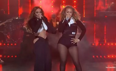 Po performonte në skenë, Jennifer Lopez-it i bie një tufë flokësh nga koka (VIDEO)