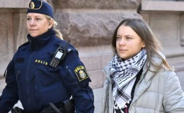 Bllokoi hyrjen e parlamentit suedez, arrestohet Greta Thunberg! Tërhiqet zvarrë për 20 m se refuzoi largimin