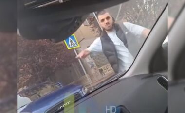 VIDEO/ Çmenduri në Tiranë, hyn kundravajtje, dhunon shoferin tjetër që s’i hapte rrugën