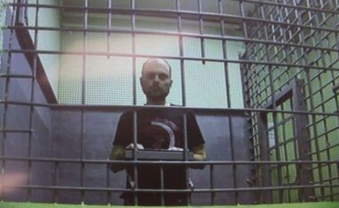Politikani opozitar i burgosur: Regjimi i Putinit bazohet “në frikë dhe apati”